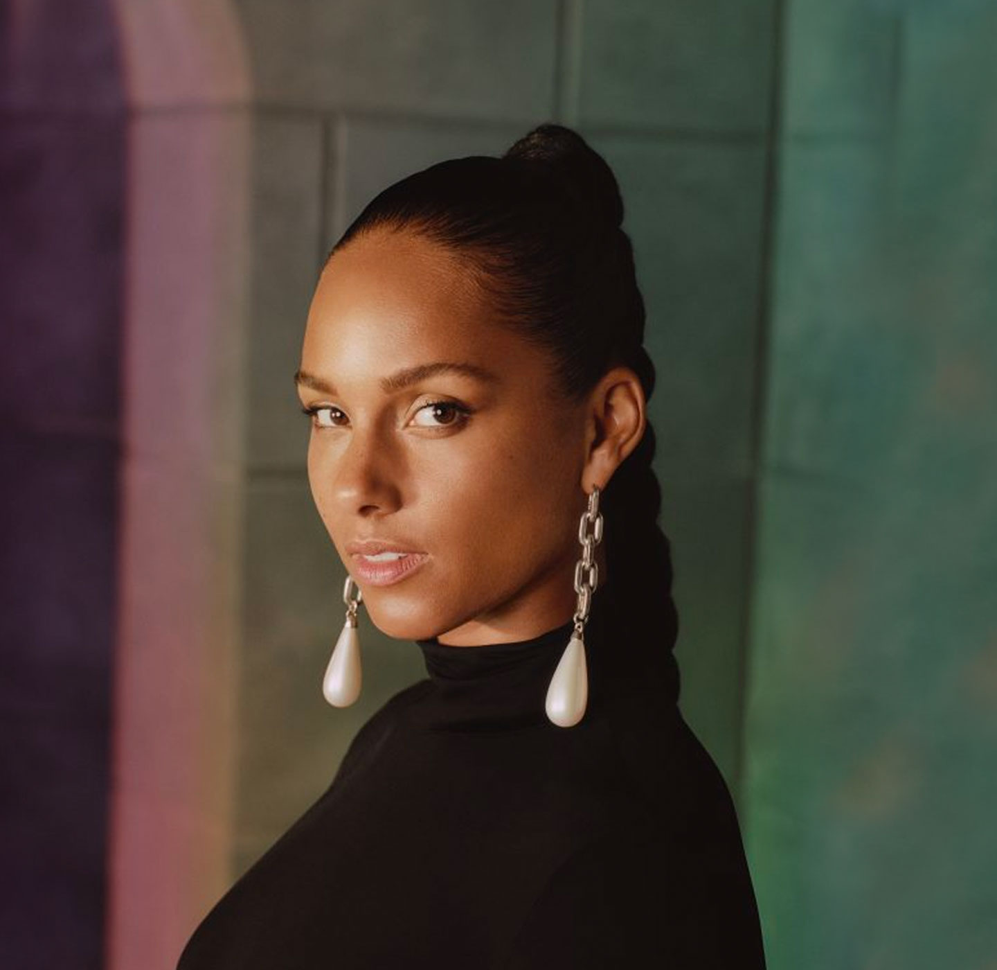 Headshot of Alicia Keys